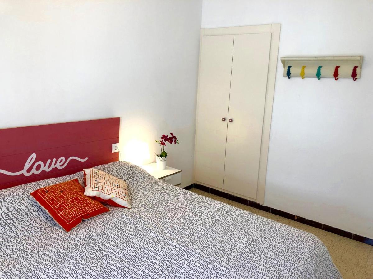 רוזס Apartamentos Aquarium. 150 Metros Playa. מראה חיצוני תמונה