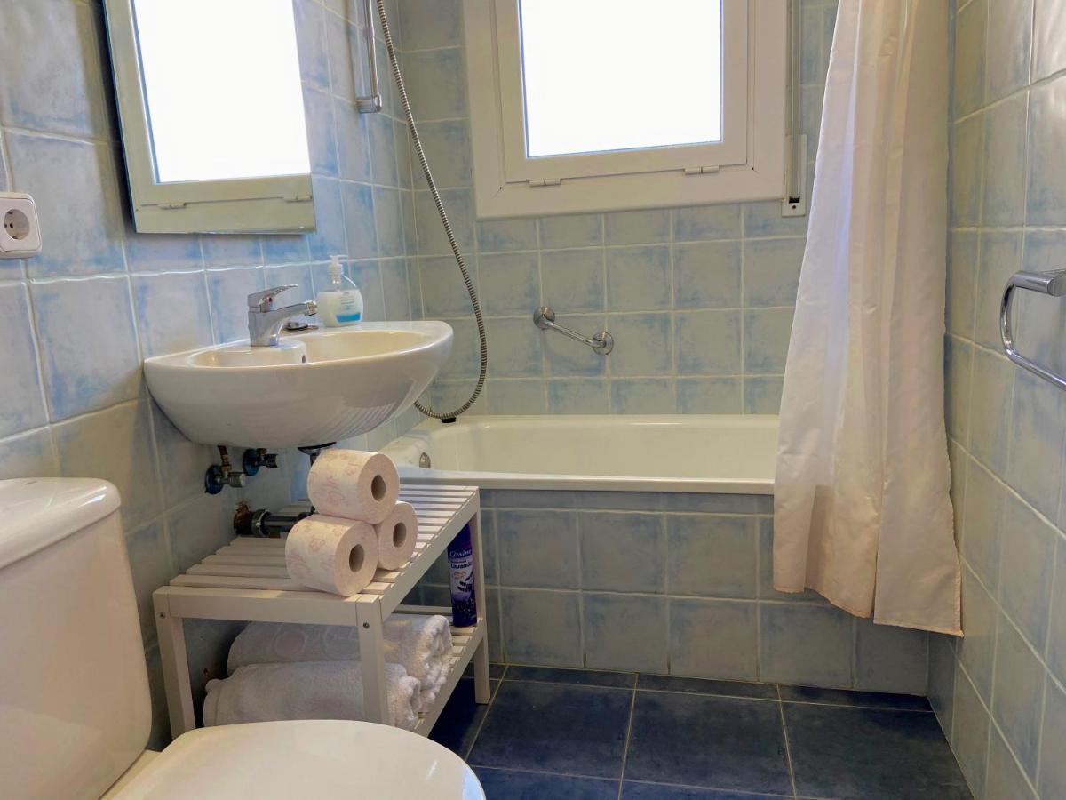 רוזס Apartamentos Aquarium. 150 Metros Playa. מראה חיצוני תמונה